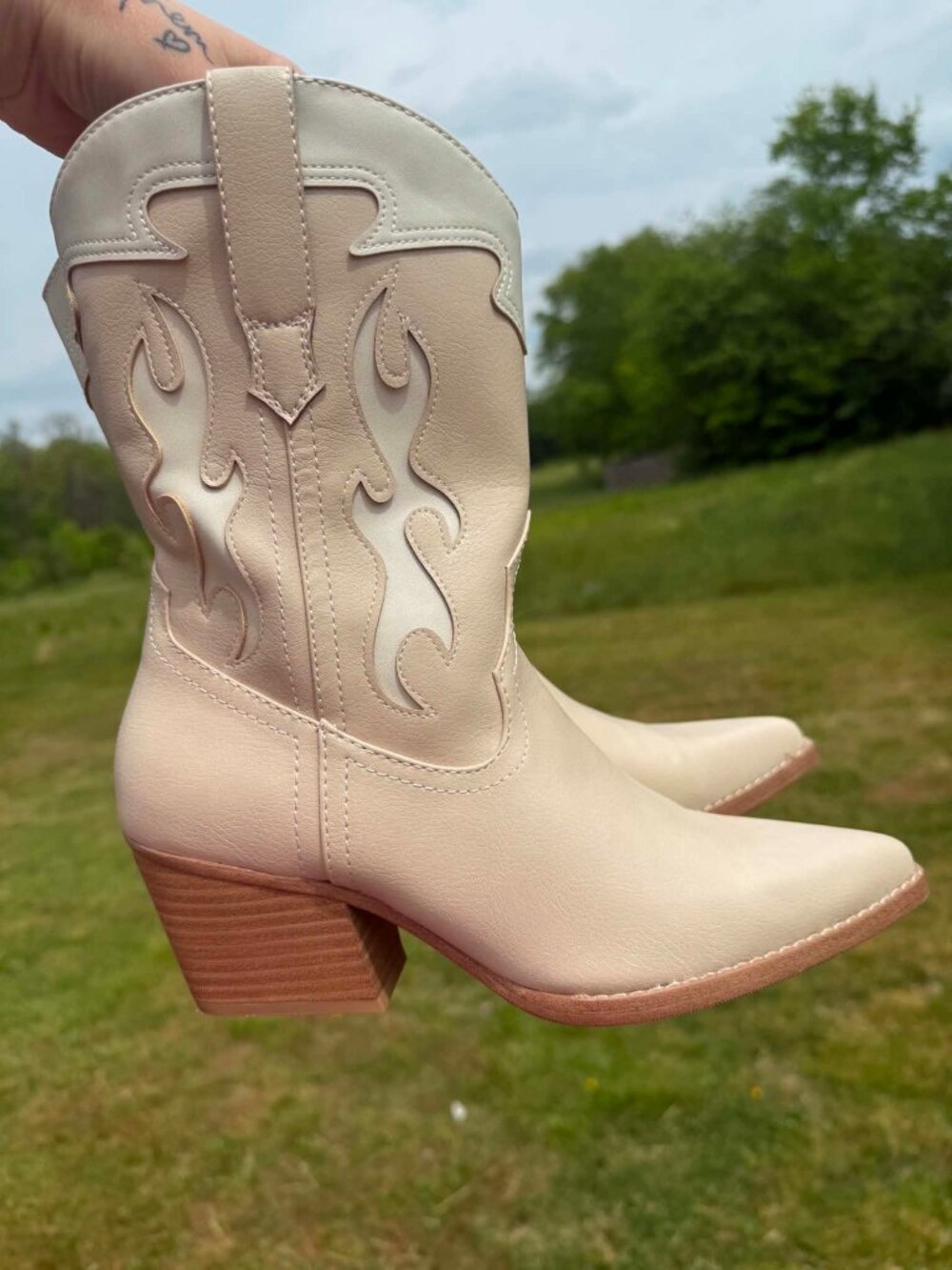 Beige Western Cowgirl Boots 7.5 Coquette Festival Neutral Chic 3406